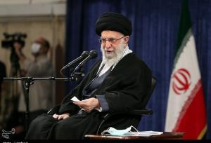 استفتاء از امام خامنه‌ای؛ چاپ اسماء معصومین روی پیراهن