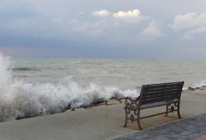 کاهش کیفیت هوا در هرمزگان / دریای عمان و تنگه هرمز مواج می‌شود