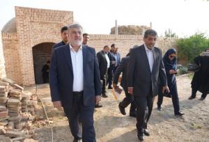 وزیر میراث فرهنگی از روند مرمت قلعه بدلبو در ارومیه بازدید کرد