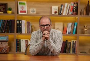 معیار انقلابی بودن در طنز، تند بودن نیست/ کله‌هایی با بوی قورمه‌سبزی!