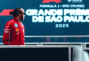 همیلتون: در کابوس زندگی می‌کنم/ تسلیم نمی‌شویم