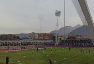 گرم کردن بازیکنان خیبر پیش از دیدار با استقلال