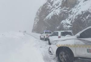 نجات ۳۴ خودرو گرفتار در برف و یخبندان/ طرح زمستانه در گلستان آغاز شد