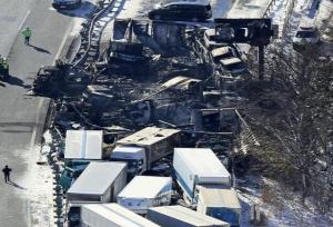 ۲ کشته و ۲۶ زخمی در تصادف زنجیره ای ۵۰ وسیله نقلیه در توکیو