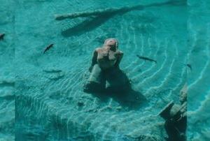 کشف مجسمه‌ ۳۰۰۰ ساله دست‌نخورده از زیرِ آب