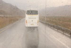 بارش برف و باران در ۱۸ محور فارس/ تمام راه‌ها باز هستند