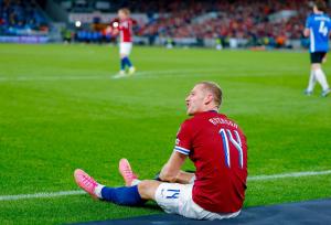 مدل موی فوق‌العاده عجیب مدافع نروژ مقابل ایتالیا