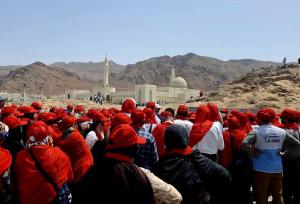 جاماندگان از اماکن زیارتی مدینه منوره بخوانند