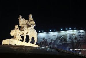 یک مجسمه جشن دیشب تهران را تحت تاثیر قرار داد