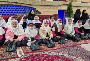 حضور دانش‌آموزان ساوجی در آیین سنتی و مذهبی سمنوپزان