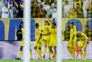 مدل موی رونالدو وسط بازی تغییر کرد!