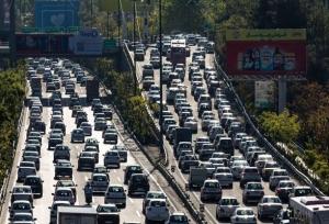ترافیک سنگین در اکثر معابر و بزرگراه‌های پایتخت