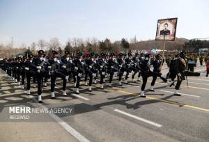 آیین اختتامیه دوره رزم مقدماتی هنرآموزان درجه‌داری ارتش برگزار شد