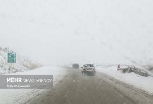 رستگاری: مسیر ۲۸۹ روستای استان یزد توسط عوامل راهداری بازگشایی شد