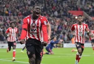 زیباترین تصویر روز: قیچی مرگبار علیه آرسنال