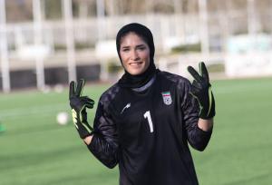 واکنش گلر تیم ملی به حضور در پرسپولیس: استقلالی‌ها توهین نکنند!