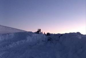 بازگشایی محور ارتباطی ۲۸ روستای شهرستان باروق 