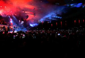 یک نفر برج میلاد را بر مردم تهران حرام کرده است!