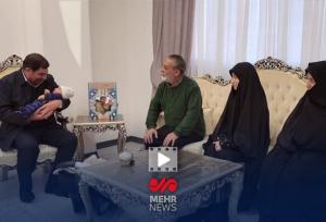 مخبر در دیدار با خانواده شهید ۱۲ روزه