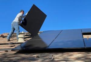 چسب مولکولی پنل‌های خورشیدی را در برابر گرمای شدید مقاوم‌ کرد