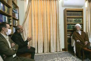 آیت الله مکارم شیرازی: گرانی ها از دغدغه‌های جدی جامعه است