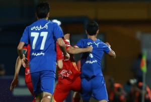 فولاد در ثانیه‌های پایانی از شکست گریخت؛ گل محمدی تحت فشار منتقدان