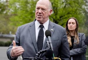 مقام دولت ترامپ: اخراج گسترده مهاجران ادامه می‌یابد