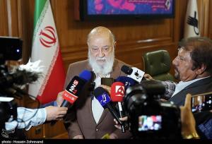 چمران: بازسازی خانه‌ها آغاز شده است؛ منتظر دولت نخواهیم ماند