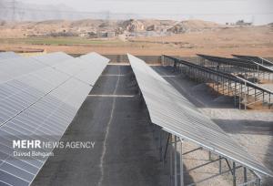 سلم آبادی: نصب ۲ هزار نیروگاه خورشیدی خانگی در دستور کار است