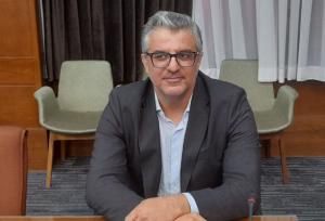 ساوه شمشکی رئیس فدراسیون اسکی شد