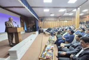 همه باید برای بهبود شرایط لرستان تلاش کنیم