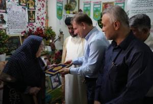 دیدار مسئولان با خانواده سید مرتضی حسینی‌زاده درگناوه