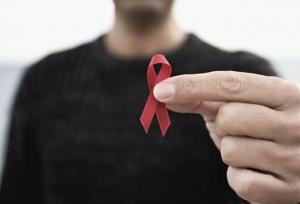 ایران در مسیر مهار HIV؛ درمان رایگان شد، انتقال نزدیک صفر