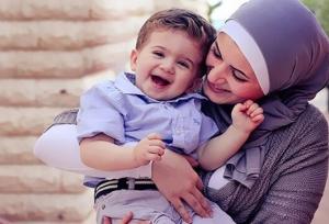 مادر؛ مأمن آرامش و نخستین مربی انسان