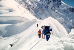 پیکر بی جان بانوی کوهنورد در یخچال «کافر دره» دماوند پیدا شد