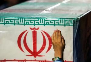 عکس دسته‌جمعی ۱۲ عضو یک خانواده که شهید شدند