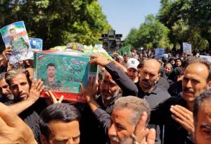 وداع ملایری ها با شهید «هومن غیاثوند» در آستانه عاشورای حسینی