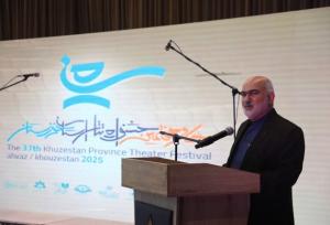 استاندار: تئاتر خوزستان، آیینه‌ای برای نمایش صلابت و همبستگی اجتماعی است / حمایت از کلیه فعالیت‌های فرهنگی و هنری در استان