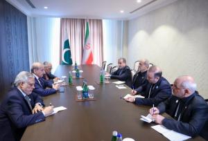 نخست‌وزیر پاکستان با پزشکیان دیدار کرد
