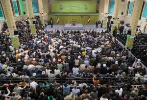 مدیحه‌سرایی کردی مداح کرمانشاهی در ستایش حضرت زهرا(س)