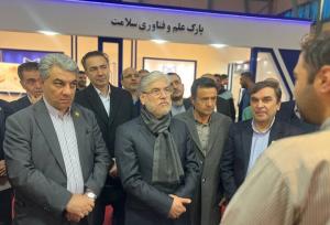 بازدید وزیر علوم از شرکت‌های فناور پارک علم و فناوری تبریز