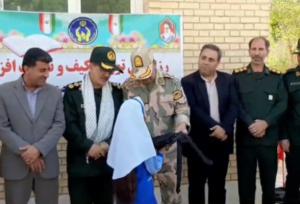 رزمایش توزیع نوشت‌افزار میان دانش‌آموزان نیازمند در دهلران برگزار شد
