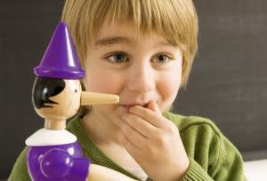 یک روانشناس بالینی: دروغ گفتن در کودکان اغلب مشکل اخلاقی نیست