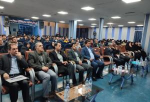 تحول آموزش از کلاس درس و اعتماد به معلم آغاز می‌شود