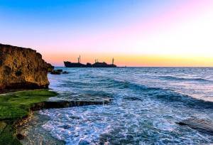 باد شدید و مواج شدن آب‌های شرق خلیج فارس