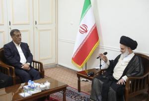 دیدار معاون اجرایی رئیس‌جمهور با آیت‌الله حسینی بوشهری