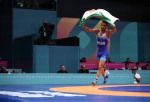 رحمان عموزاد: هنوز بچه ام را نخوابانده ام