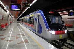 ورود ۲ رام قطار ملی به روی ریل مترو تهران 