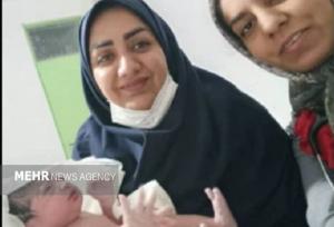 تولد نوزاد دلگانی در شرایط سخت جوی و طغیان رودخانه ها