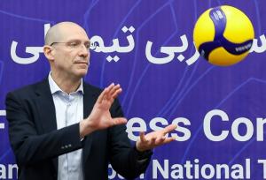 پیاتزا و دستیارانش، پنجشنبه شب در تهران